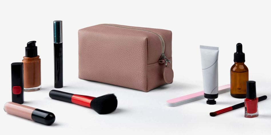 The Compact Trend: What Belongs in Your Cosmetic Bag